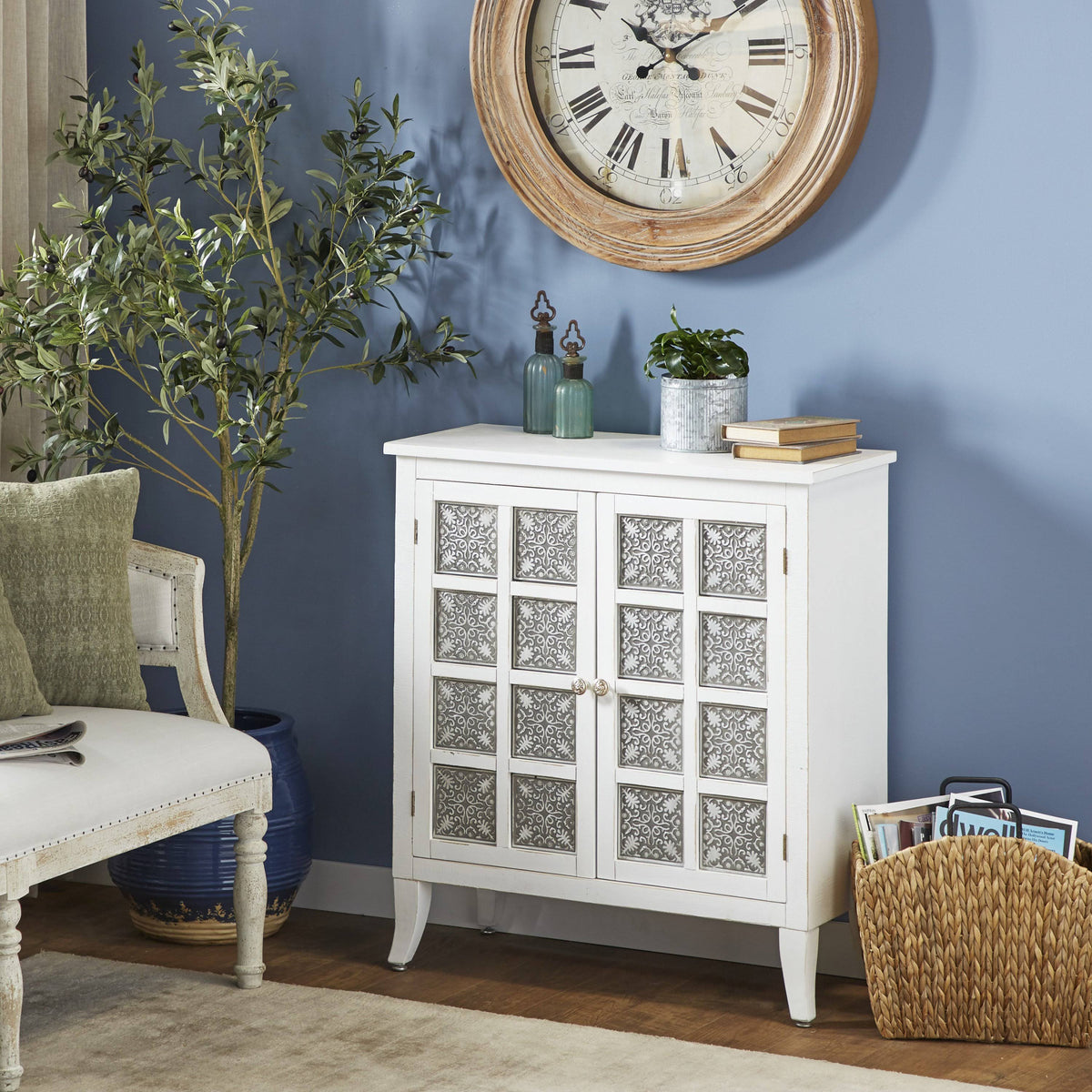 White 2-Door Wooden Cabinet X402