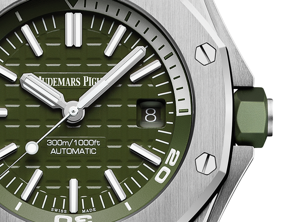 Khaki Dial 42mm M668191