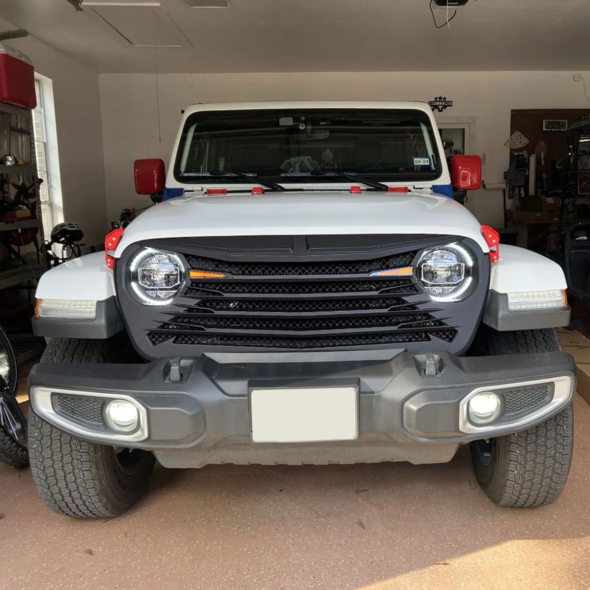 Grille with DRL V879404